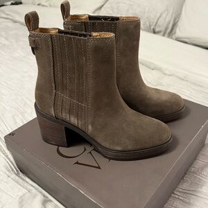 Crown Vintage Suede Ankle Boot
